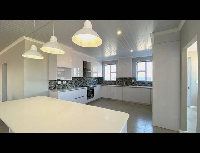 3 BEDROOM HOUSE FOR SALE IN PORT OWEN